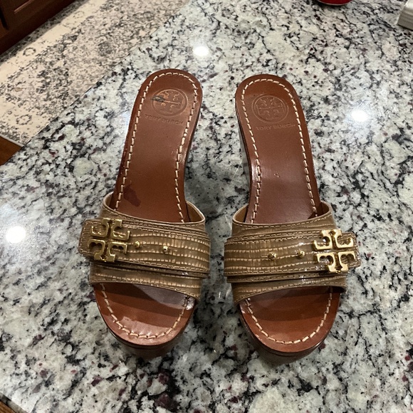 Tory Burch sandals 7 - Picture 1 of 4